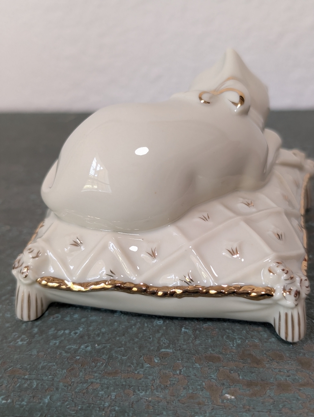 Lenox "Dreaming Away" Figurine Napping Sleeping Cat on Pillow  Gold Trim - Picture 6 of 14